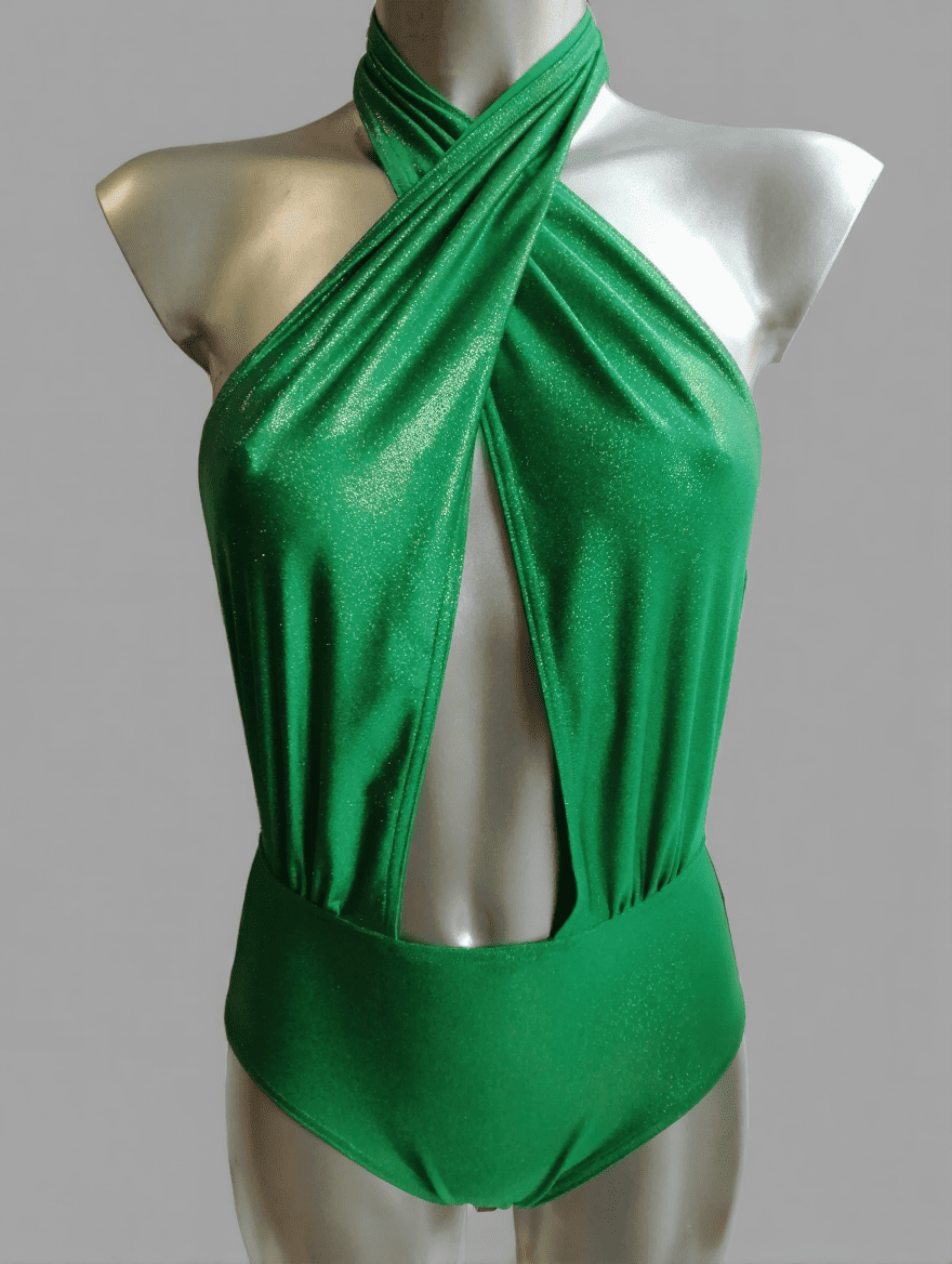 Photo de confection de maillot de bain pendant l'assemblage final